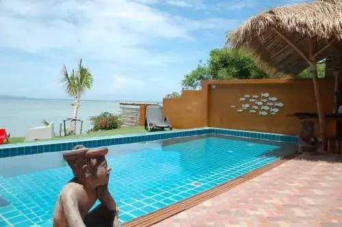 Villa Goldenmoon Beachfront Piscine — комфортный отель в Ко Пханган