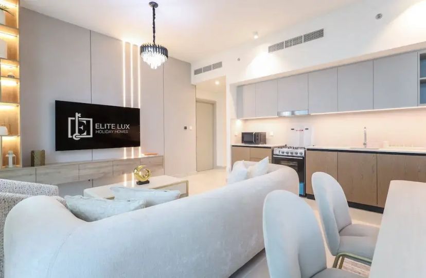 Elite LUX Holiday Homes - Dubai Creek Oasis 2BR Luxe w Burj View — отель в Дубае, Объединенные Арабские Эмираты