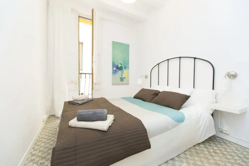 Stay Barcelona Borne Apartment — забронировать отель в Барселоне