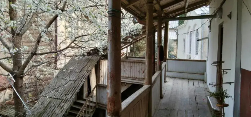Apartment On Erekle — отель в Тбилиси, Грузия