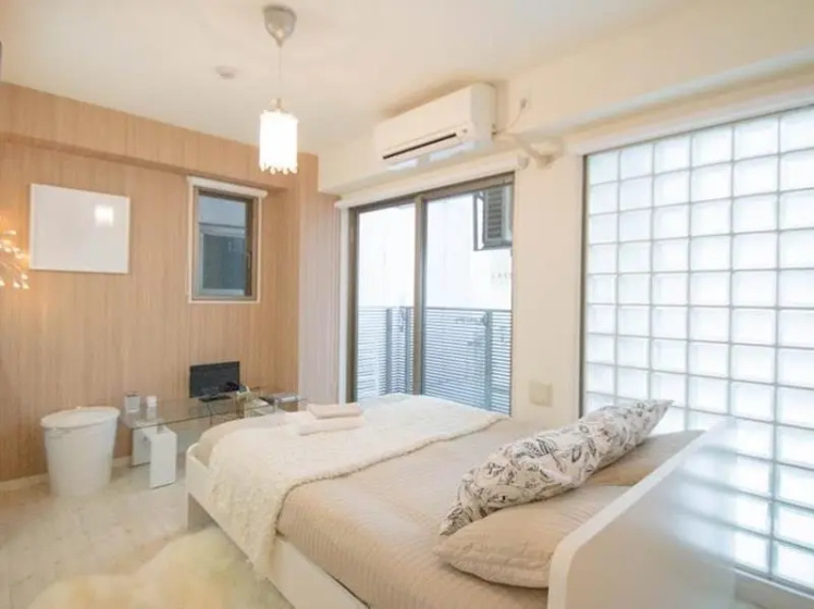 Namba Celeb Court Designers Apartment — отель с удобствами в Осаке