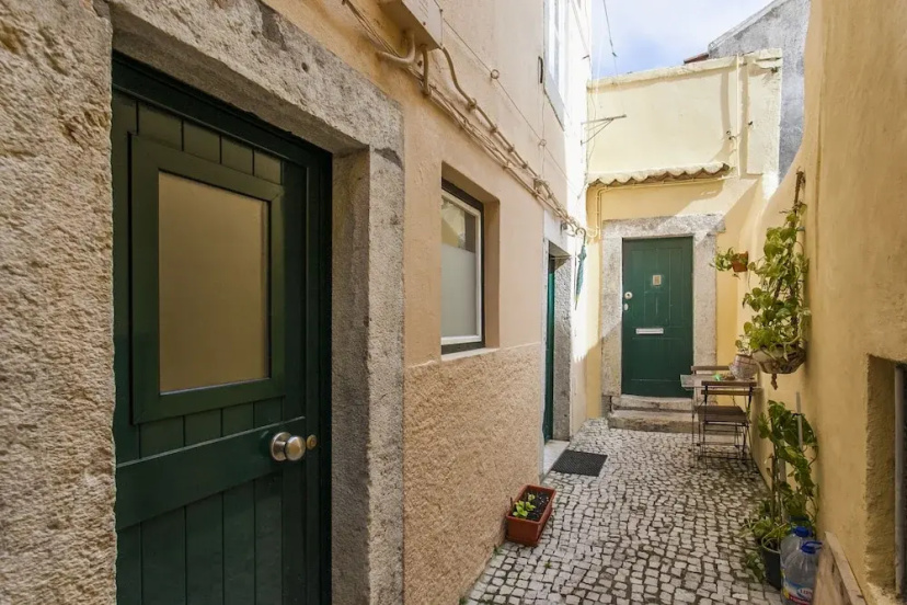 LxWay Apartments Alfama - Beco dos Lóios — комфортный отель в Лиссабоне
