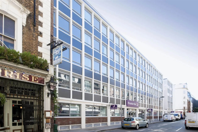 Otel' Premier Inn London Holborn — забронировать отель в Лондоне