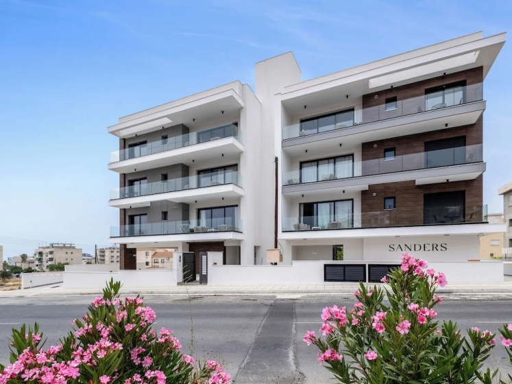 Цены на Sanders Elgio - Precious 3-bdr Apt With Balcony в Лимассол