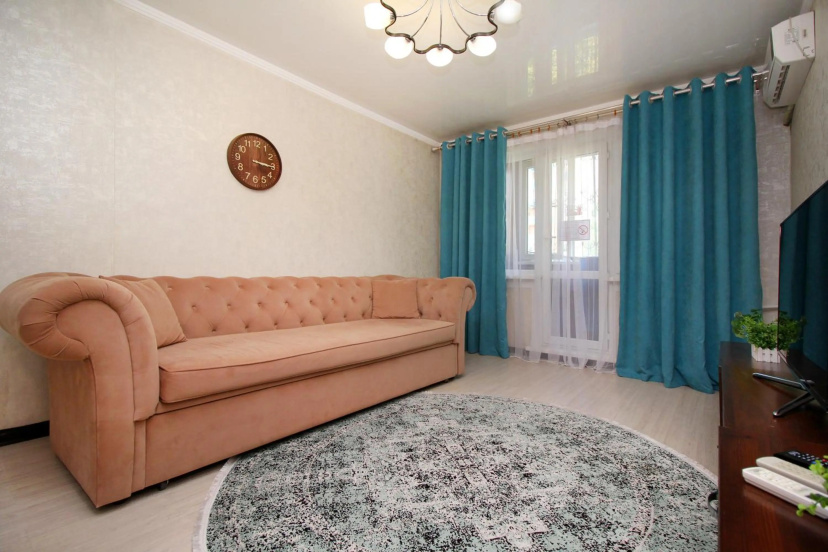 Цены на Cozy, clean apartment in Almaly district в Алматы