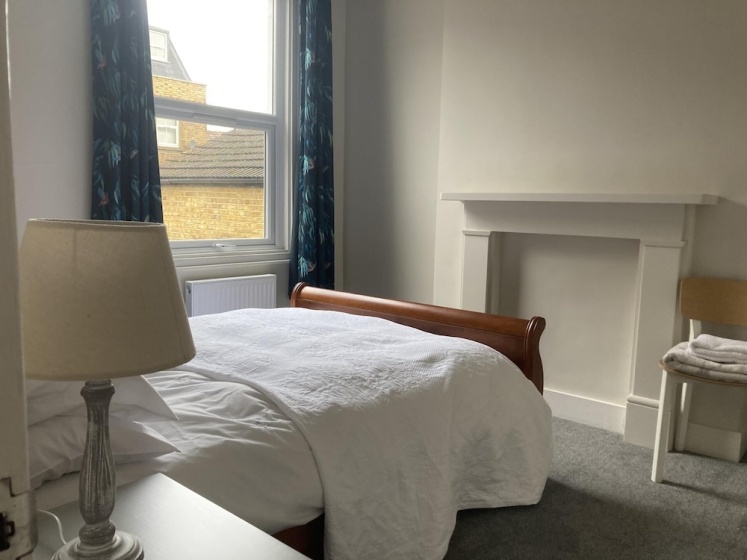 Цены на The Dimmer. 2 Bedroom Apartment в Лондоне