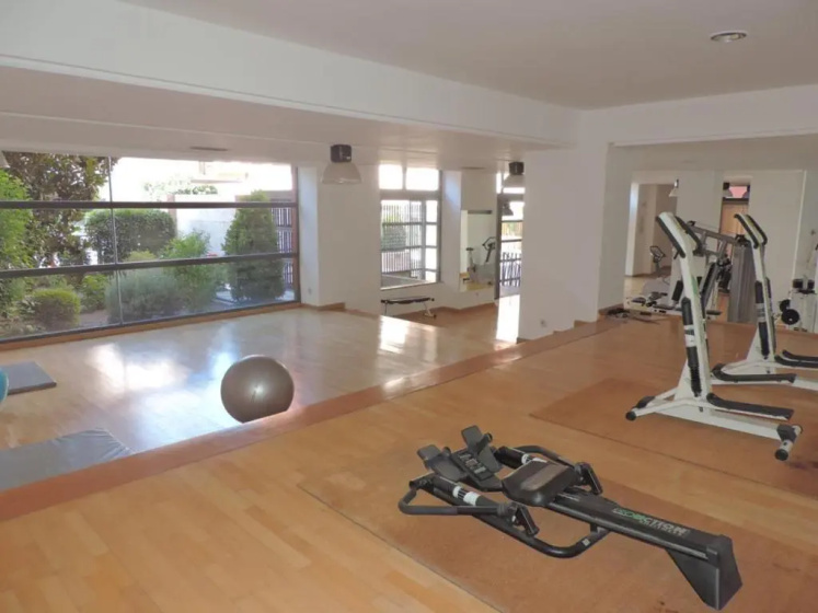 Retiro Apartment — отель с удобствами в Мадриде