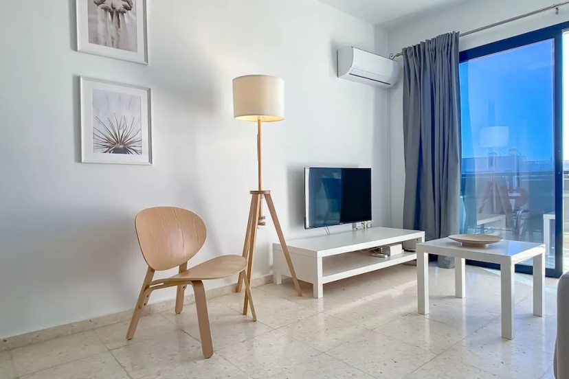 Phaedrus Living Byzantium Modern City Flat — комфортный отель в Пафос