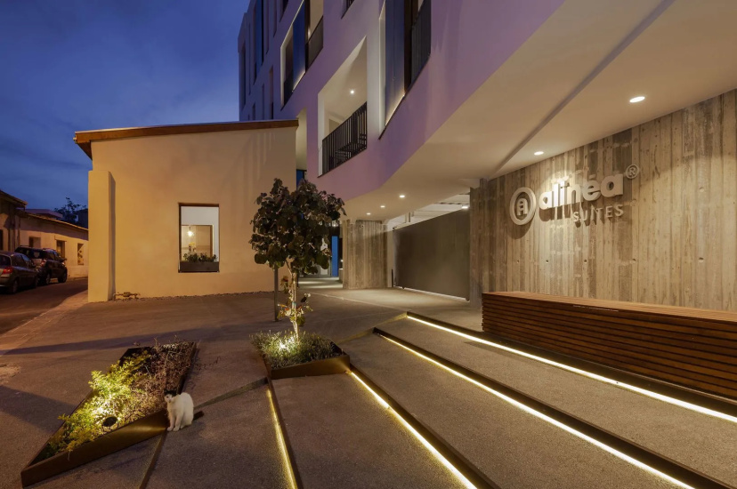 Сравните цены на Alinea Suites Limassol Center в Лимассол