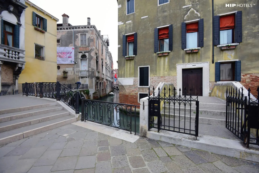 Цены на Charming House iQs в Венеции