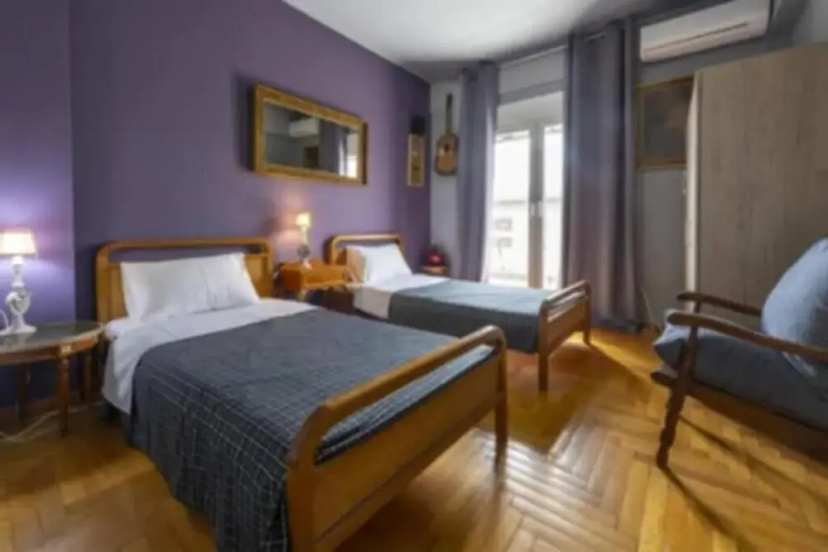 Stylish & cozy apt in Exarchia — отель с удобствами в Афины