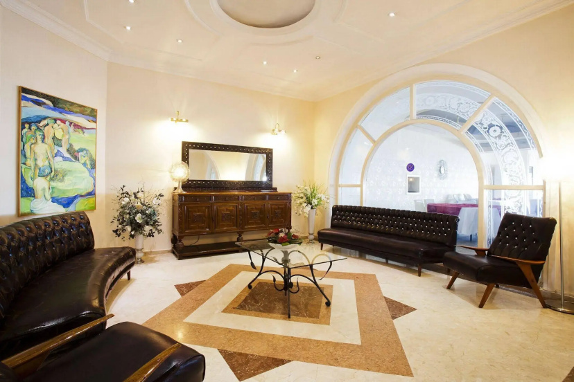 Dome Hotel 4 — отель в Кирения, Кипр