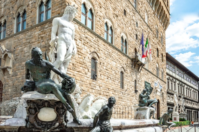 Цены на "fabulous Apartment in the Historic Center of Florence" в Флоренции