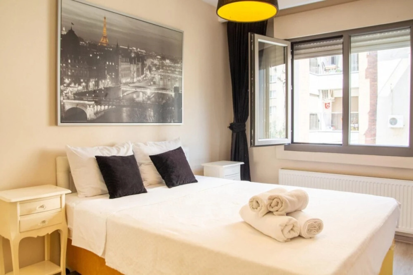 Pleasant and Central Flat With Balcony in Izmir — отель в Измире, Турция