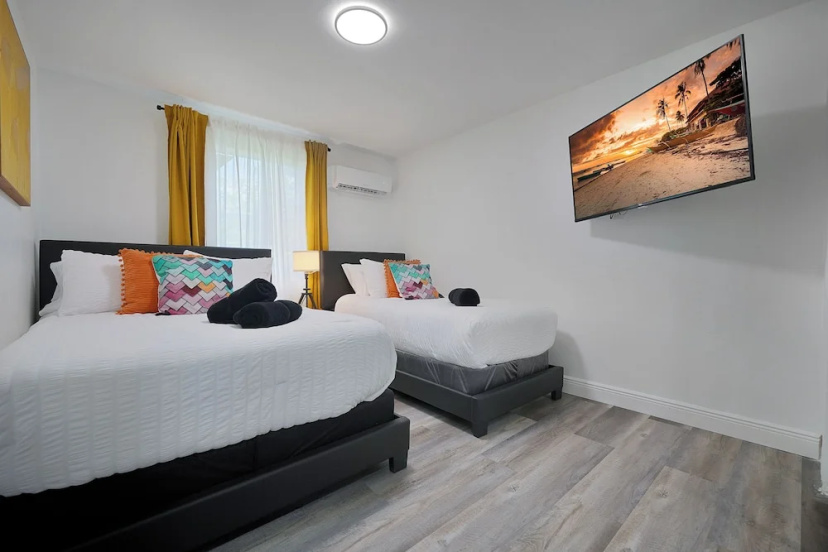 Jungle Getaway Wynwood Massage shower BBQ Patio — отзывы гостей и цены