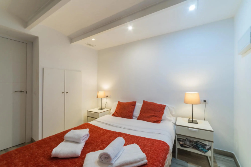 M (JJN155) Apartamento O'Donnell Gregorio Marañón — отель с удобствами в Мадриде