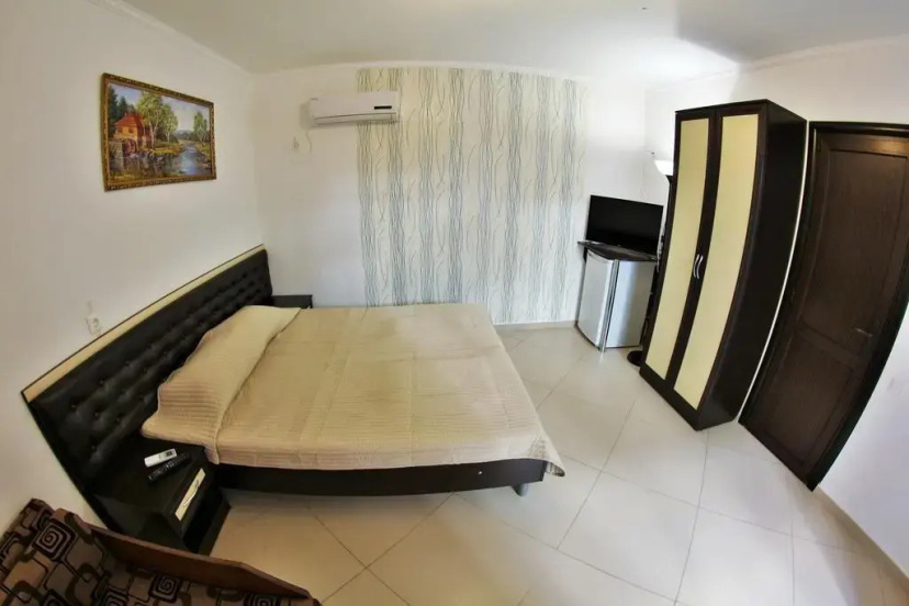 Guest house na Lunacharskogo — отель с удобствами в Геленджике