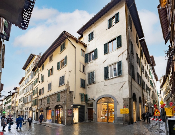 Via del Corso Apartment — забронировать отель в Флоренции