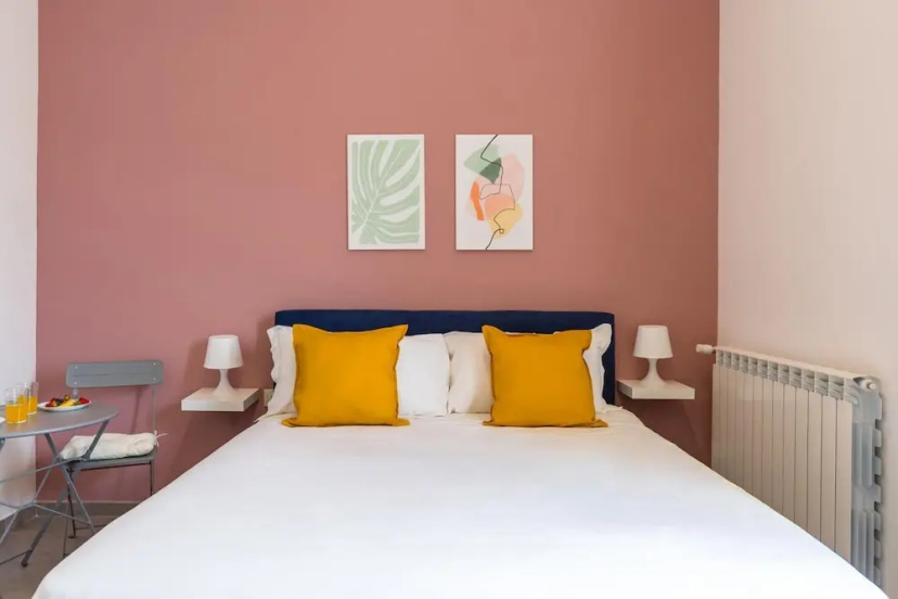 Maria s Bright Flat by Wonderful Italy - Duomo 2 — отель с удобствами в Неаполе