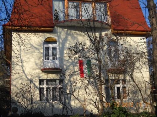 Villa Julia — отель с удобным расположением в Будапеште