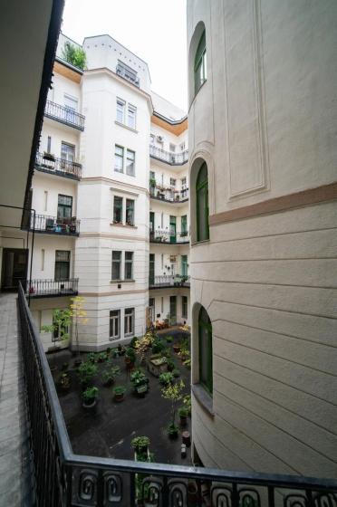 Цены на Stylish studio apartment in the heart of Budapest в Будапеште