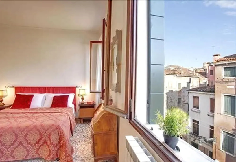 Grimaldi Apartments - Terrazza — отель в Венеции, Италия