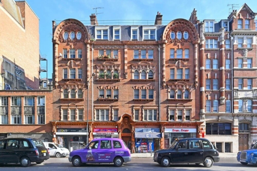 Цены на Stunning One-bedroom Apartment Right Near Victoria Station в Лондоне