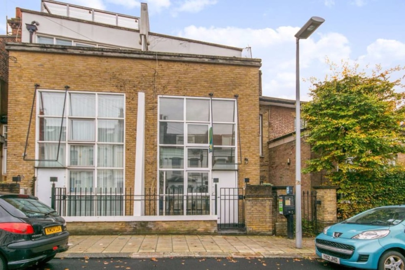 Loft in Clapham Junction Accommodates 4 3 — отель в Лондоне, Соединенное Королевство