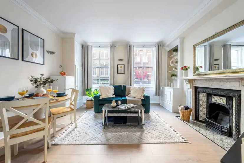 Charming 1BR Near Soho & Theatres — отель с удобствами в Лондоне