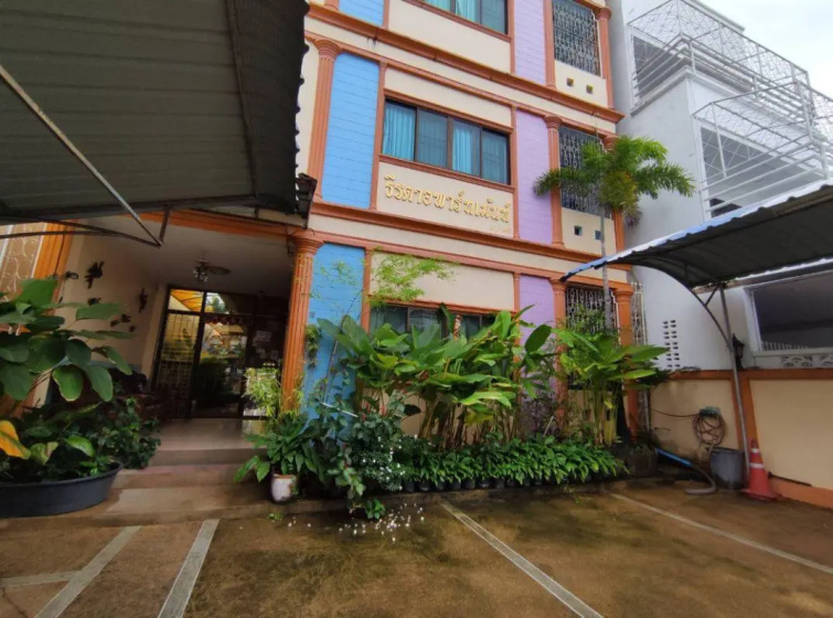 Teerada Apartment Phuket — забронировать отель в Пхукете