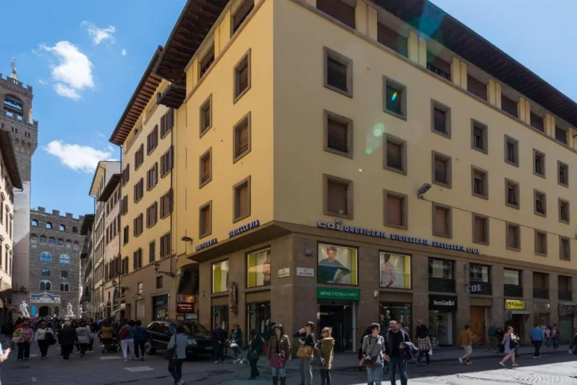 Apartment Ponte Vecchio Firenze — отель с удобствами в Флоренции