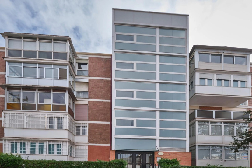 Apartamento Carlos-1 — отель с удобствами в Мадриде