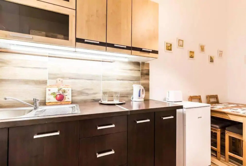 Quiet Apartment just 10 Minutes from the Center — комфортный отель в Будапеште