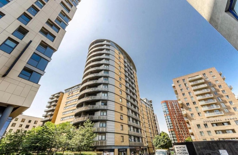Цены на Modern Apartment in London в Лондоне