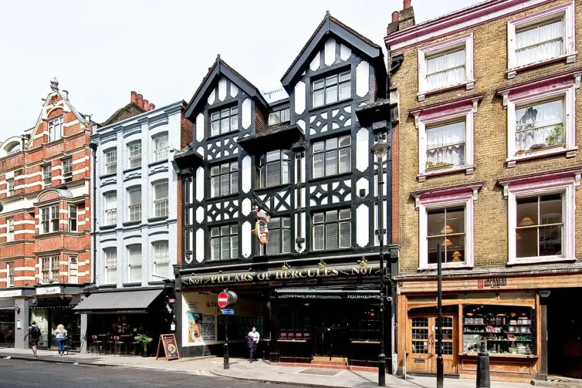 7 Greek Street by City Living London — забронировать отель в Лондоне
