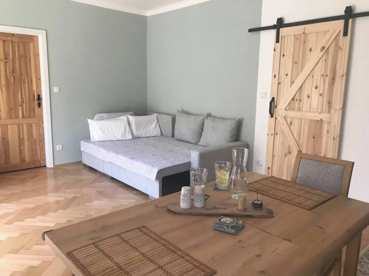 Lovely And Freshly Renovated Apartment In Praha 10 — комфортный отель в Праге