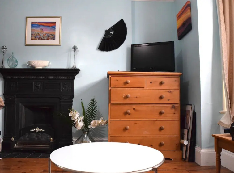 Delightful 1 Bedroom Garden Flat, Near To River — отель с удобствами в Лондоне