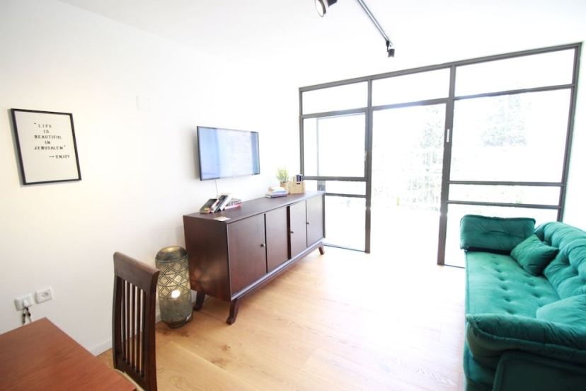 Цены на Specious 2Br Apt By German Colony в Иерусалим