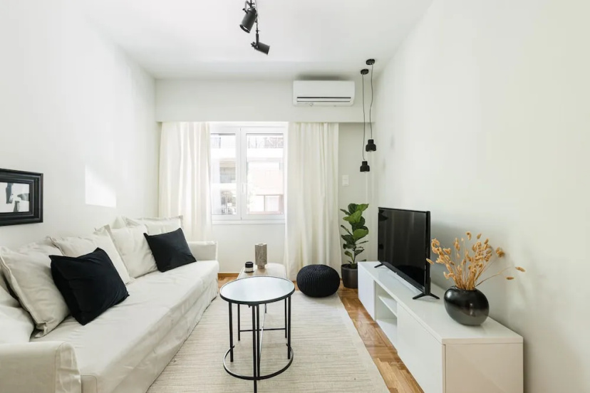 Serene 1 BR Apartment in Koukaki — забронировать отель в Афины