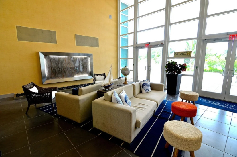 Riviera Apartments at River Oaks Marina — отель с удобствами в Майами