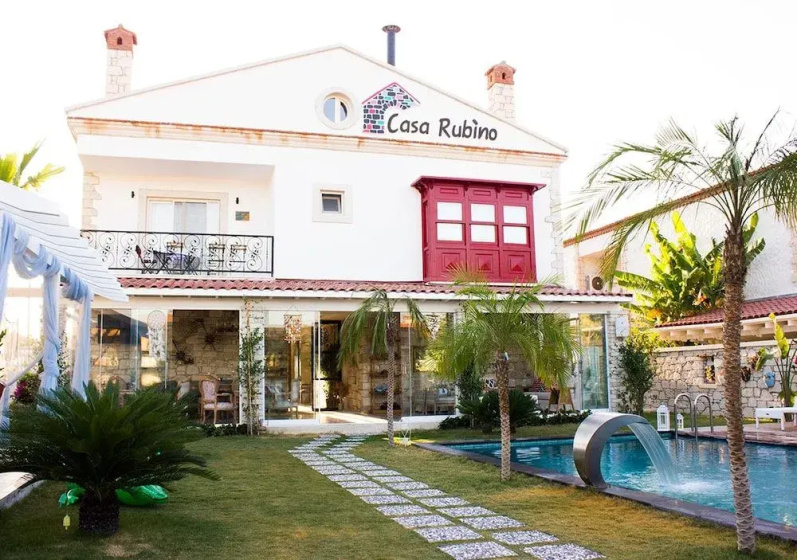 Casa Rubino Alacati — отель с удобствами в Чешме