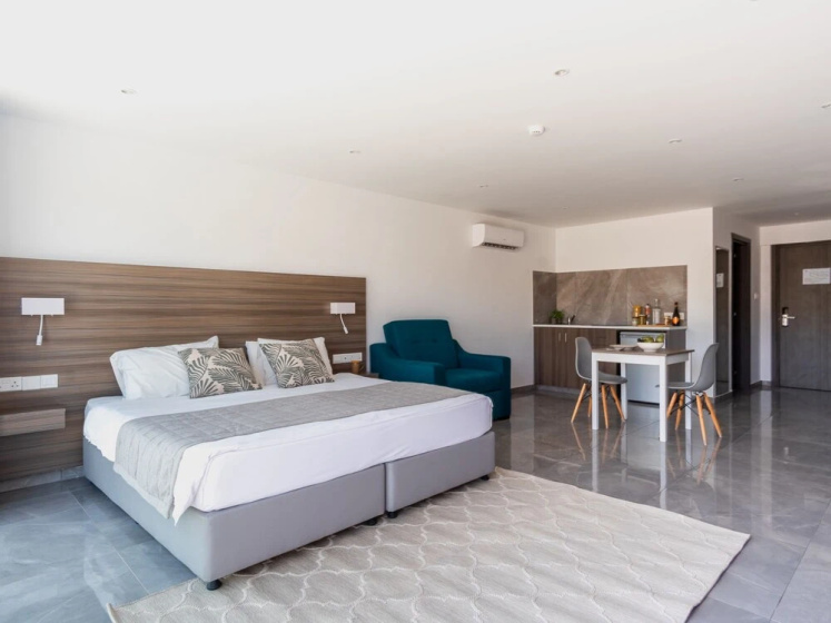 Rio Gardens - Comfy Studio w Shared Pool — отель с удобствами в Айя-Напа