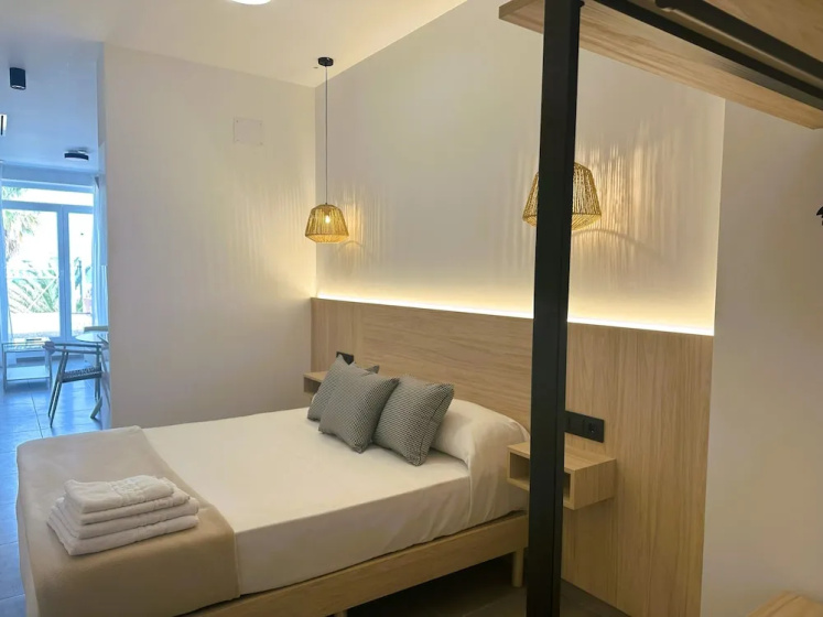 Almar 52 Suites — отель с удобствами в Валенсии