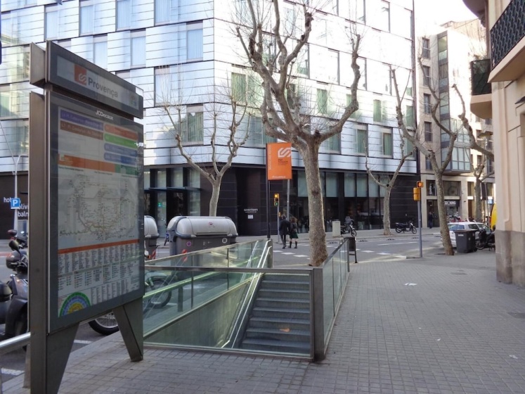 Habitat Apartments Batlló — отель с удобствами в Барселоне
