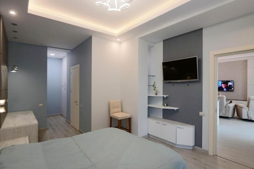 Kajaznuni street, 1 bedroom Modern, New Renovated apartment QA999 — отель с удобствами в Ереван