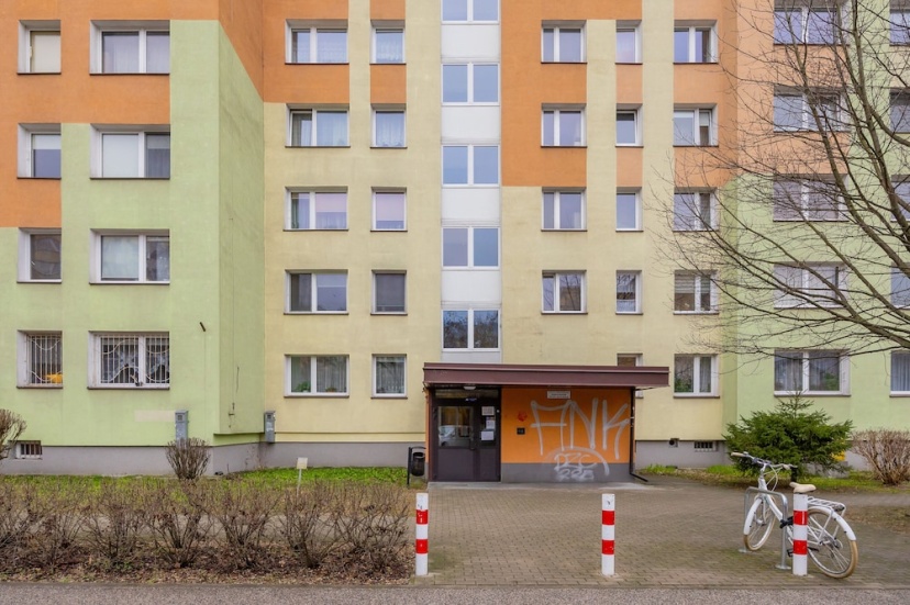 Apartment With Balcony for 2 by Renters — отель с удобствами в Варшаве