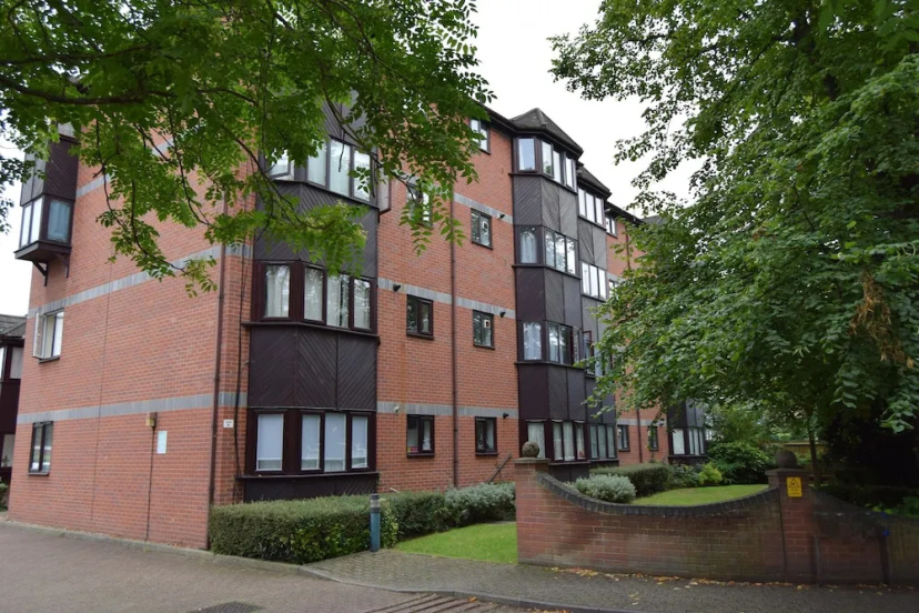 Beautiful 1-bed Apartment in Croydon-free Parking — забронировать отель в Лондоне