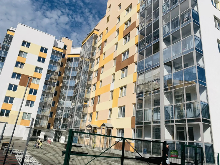 Цены на Апартаменты на улице Рощинская в Екатеринбурге
