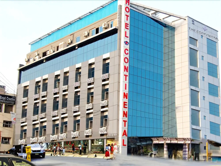 The Continental Lucknow - Hotel in Λάκναου - Photo 1
