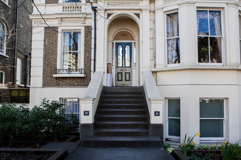 Lovely 2 Bedroom Apartment in Wandsworth — отель в Лондоне, Соединенное Королевство